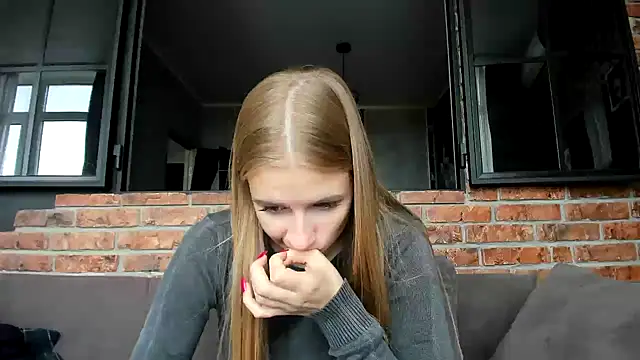 Snapshot of AnnNorriss chatting on 10/02/25, 10:11 AnnNorriss online show from 10/02/25, 10:11