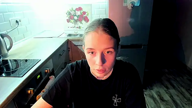 Snapshot of AnnNorriss chatting on 10/16/25, 06:42 AnnNorriss online show from 10/16/25, 06:42