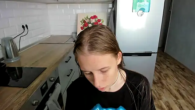 Snapshot of AnnNorriss chatting on 10/30/25, 11:44 AnnNorriss online show from 10/30/25, 11:44