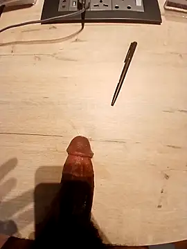 Snapshot of Thomashick002 chatting on 02/27/25, 10:31 Thomashick002 online show from 02/27/25, 10:31