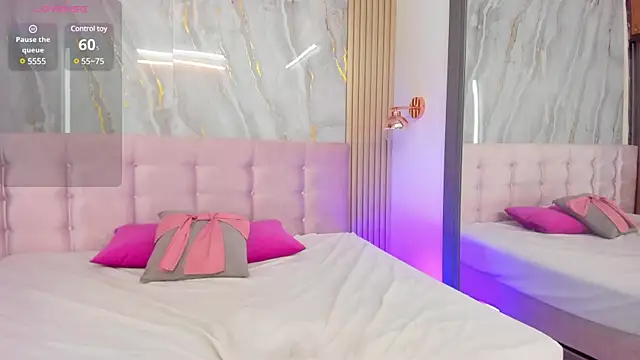 SalomeeHills online show from 03/20/25, 05:04