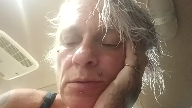 MfMwTrinity online show from 11/20/25, 03:18