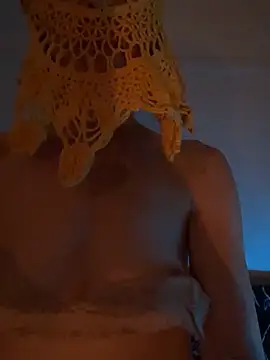 Snapshot of Hildas chatting on 10/14/25, 05:25 Hildas online show from 10/14/25, 05:25