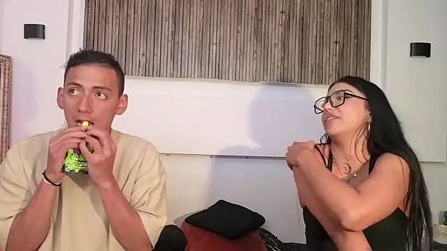 aron and paula online show from 10/31/25, 04:02