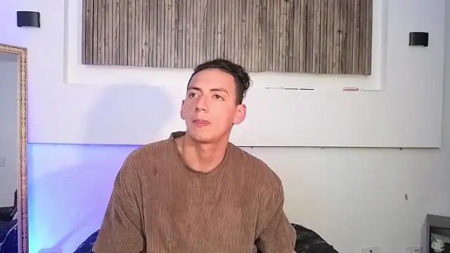 aron and paula online show from 11/11/25, 04:34