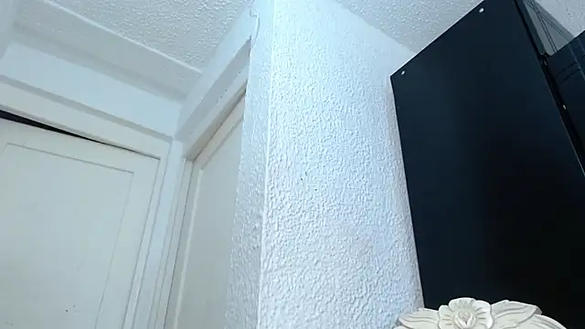 Snapshot of EngelCristaly chatting on 02/25/25, 08:51 EngelCristaly online show from 02/25/25, 08:51