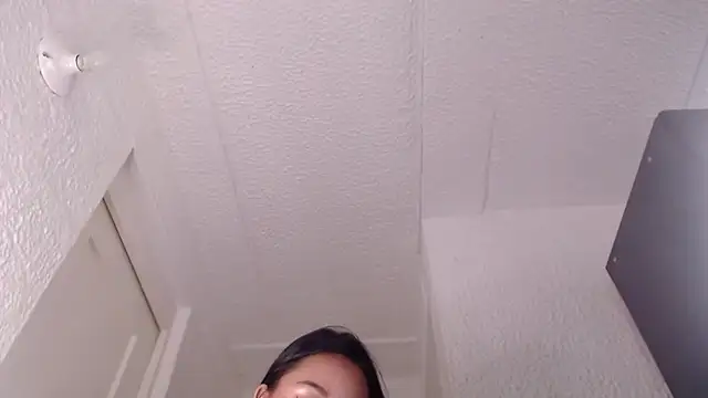 Snapshot of EngelCristaly chatting on 03/03/25, 01:53 EngelCristaly online show from 03/03/25, 01:53