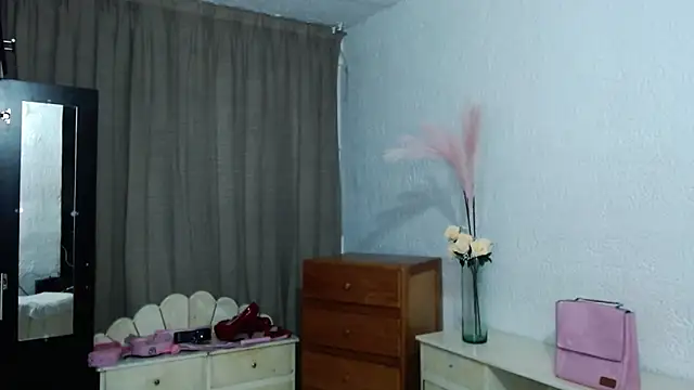 Snapshot of EngelCristaly chatting on 09/11/25, 07:08 EngelCristaly online show from 09/11/25, 07:08