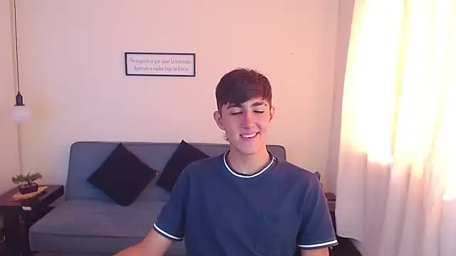 Snapshot of babymaik chatting on 03/19/25, 01:29 babymaik online show from 03/19/25, 01:29