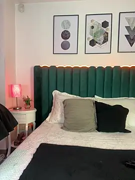 Tyla Ks online show from 03/10/25, 07:18