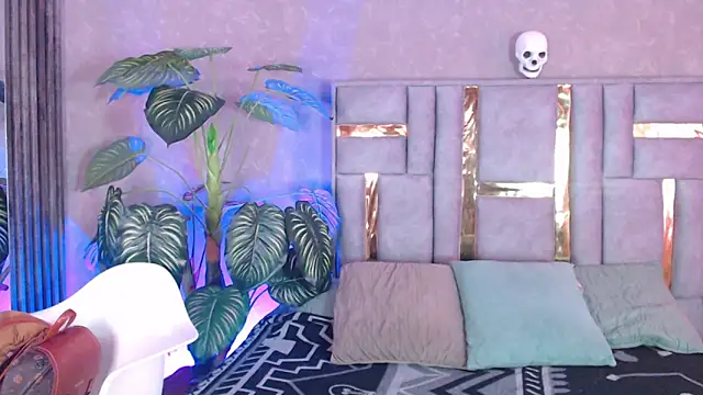 Tyla Ks online show from 10/09/25, 07:34