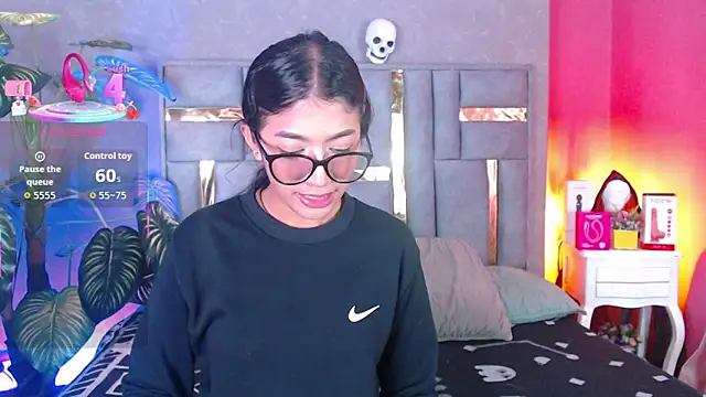 Tyla Ks online show from 10/15/25, 07:36