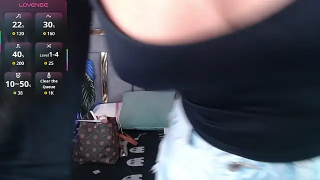 Tyla Ks online show from 10/23/25, 07:23