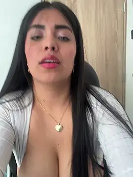 Snapshot of _SARA_69 chatting on 02/24/25, 02:15 SARA 69 online show from 02/24/25, 02:15