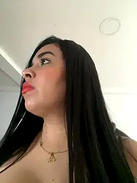 Snapshot of _SARA_69 chatting on 10/18/25, 12:39 SARA 69 online show from 10/18/25, 12:39
