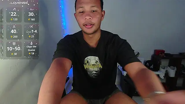 Snapshot of Gooss_cum chatting on 10/25/25, 03:14 Gooss cum online show from 10/25/25, 03:14