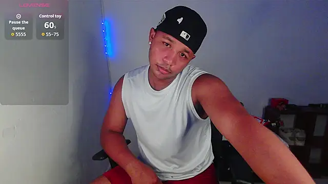 Snapshot of Gooss_cum chatting on 11/17/25, 02:06 Gooss cum online show from 11/17/25, 02:06