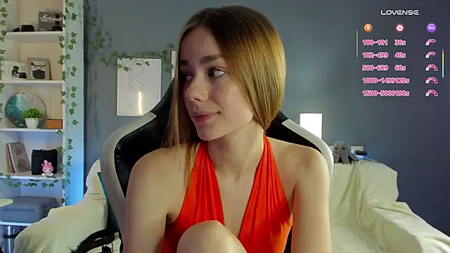 Snapshot of EmilaMills chatting on 03/02/25, 05:33 EmilaMills online show from 03/02/25, 05:33