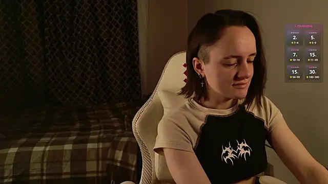 Snapshot of Luna_Loveee chatting on 10/10/25, 05:06 Luna Loveee online show from 10/10/25, 05:06