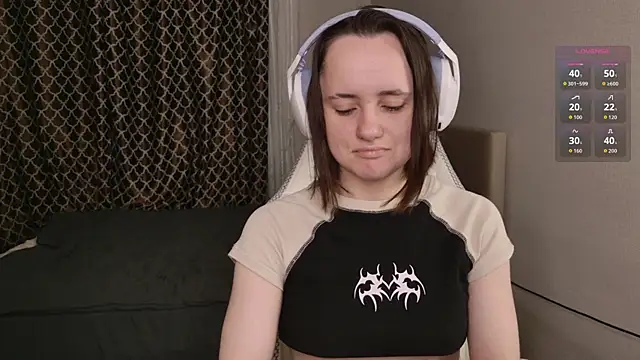 Snapshot of Luna_Loveee chatting on 10/11/25, 03:17 Luna Loveee online show from 10/11/25, 03:17