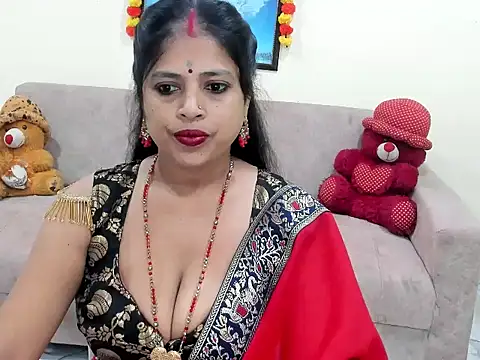 leahgotiii online show from 10/13/25, 03:28