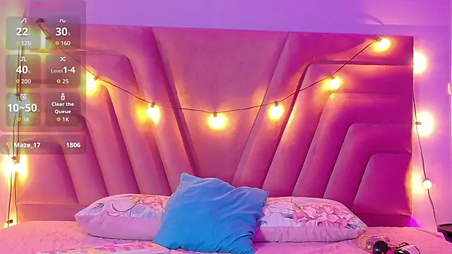 innocenthazel online show from 10/31/25, 02:56