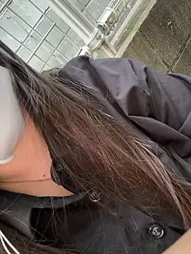 Snapshot of mai_honey chatting on 10/08/25, 08:23 mai honey online show from 10/08/25, 08:23