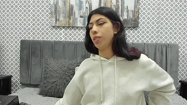 Cassie bloom online show from 10/18/25, 04:04