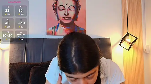 Cassie bloom online show from 11/22/25, 07:46