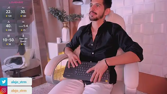 Snapshot of AlejandroStormm chatting on 03/20/25, 11:23 AlejandroStormm online show from 03/20/25, 11:23
