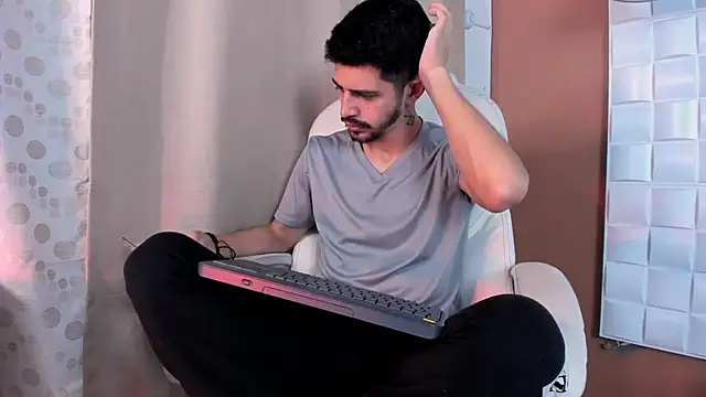 AlejandroStormm online show from 10/15/25, 09:15