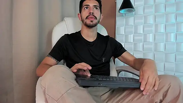 AlejandroStormm online show from 10/17/25, 08:33