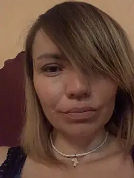 Snapshot of Ella_Pearlie chatting on 03/03/25, 02:26 Ella Pearlie online show from 03/03/25, 02:26