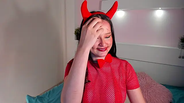 JasmineBella0 online show from 10/31/25, 08:21