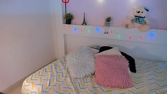 JasmineBella0 online show from 11/17/25, 09:42