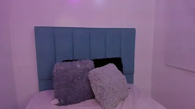 Anniie  Evans online show from 11/03/25, 05:25