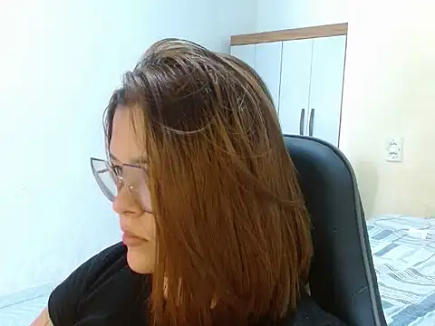 Snapshot of GoddessChaar chatting on 03/01/25, 03:27 GoddessChaar online show from 03/01/25, 03:27