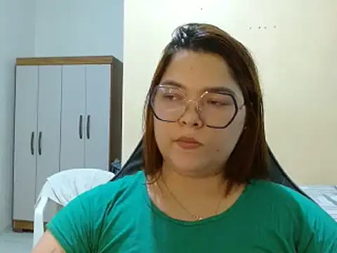 Snapshot of GoddessChaar chatting on 03/19/25, 01:21 GoddessChaar online show from 03/19/25, 01:21