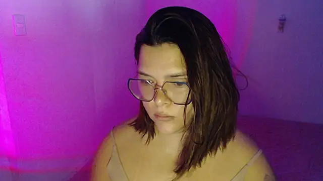 Snapshot of GoddessChaar chatting on 10/21/25, 01:34 GoddessChaar online show from 10/21/25, 01:34