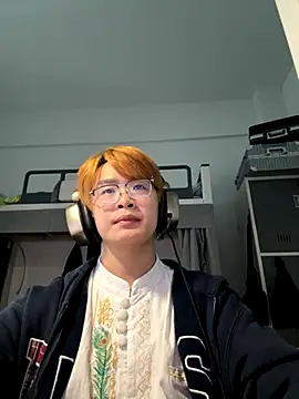 Snapshot of Anson0722 chatting on 10/11/25, 08:02 Anson0722 online show from 10/11/25, 08:02