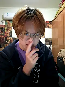 Snapshot of Anson0722 chatting on 10/31/25, 12:17 Anson0722 online show from 10/31/25, 12:17