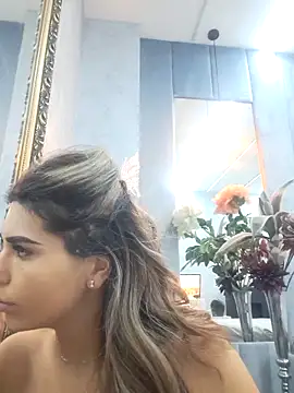 Bella Posh online show from 10/21/25, 04:35