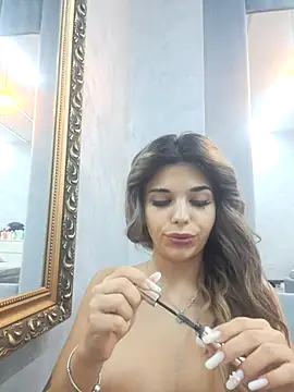 Bella Posh online show from 10/25/25, 04:20