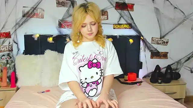 EmilyAngells online show from 10/28/25, 10:41