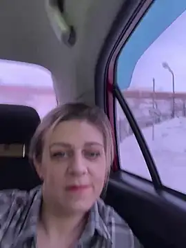Snapshot of Lusi_Luxary chatting on 03/09/25, 10:19 Lusi Luxary online show from 03/09/25, 10:19
