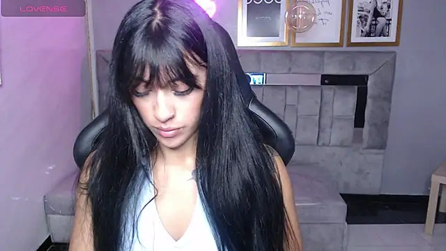 Snapshot of Isabella_Collen_v chatting on 09/10/25, 01:00 Isabella Collen v online show from 09/10/25, 01:00