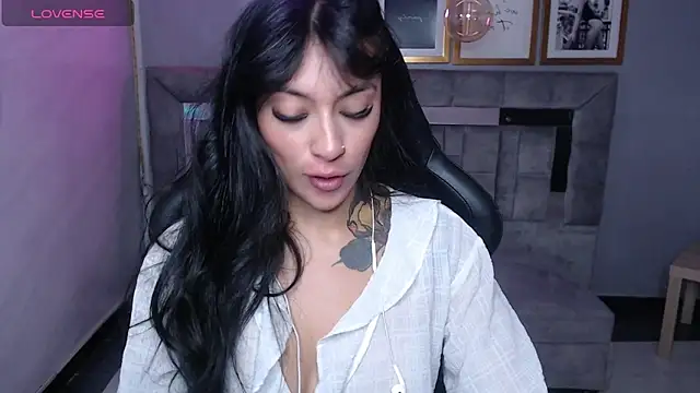 Snapshot of Isabella_Collen_v chatting on 09/11/25, 01:00 Isabella Collen v online show from 09/11/25, 01:00