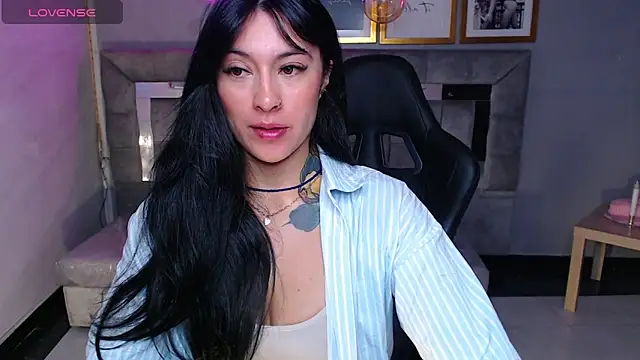 Isabella Collen v online show from 10/20/25, 01:11