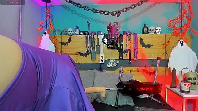 ChloeAllennn online show from 10/24/25, 11:50