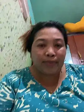 Snapshot of Sweet_fatty18 chatting on 12/05/24, 03:59 Sweet fatty18 online show from 12/05/24, 03:59